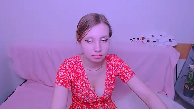 Snapshot of AliceFire_ chatting on May 6, 11:26 am AliceFire online show from May 6, 11:26 am