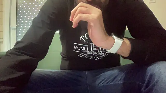 Snapshot of Akismegls chatting on May 2, 3:39 pm Akismegls online show from May 2, 3:39 pm