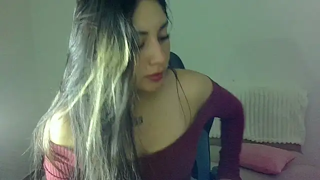 Snapshot of Lia_14_ chatting on May 7, 1:00 am Lia 14 online show from May 7, 1:00 am