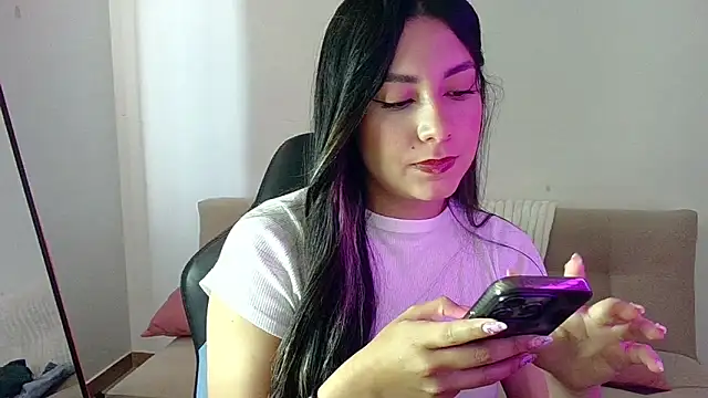 Snapshot of Lia_14_ chatting on June 11, 4:27 pm Lia 14 online show from June 11, 4:27 pm
