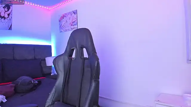 Megan Miles02 online show from November 1, 8:00 pm