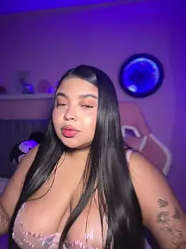 Snapshot of Emily_cooper20 chatting on July 17, 11:42 pm Emily cooper20 online show from July 17, 11:42 pm