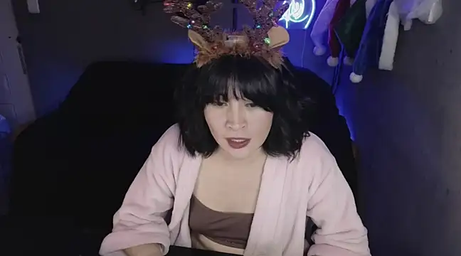 isis diosa online show from December 13, 3:11 pm