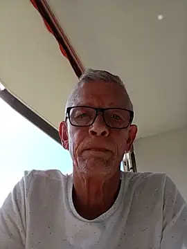 Snapshot of berfri chatting on June 9, 1:34 pm berfri online show from June 9, 1:34 pm