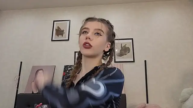 dolly ll online show from July 13, 1:36 pm