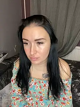 Roxana Bell online show from December 13, 5:54 pm