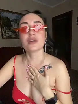 Roxana Bell online show from November 21, 8:29 pm