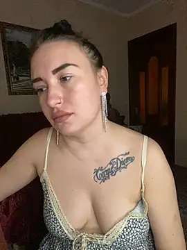 Snapshot of Roxana_Bell chatting on April 4, 12:13 pm Roxana Bell online show from April 4, 12:13 pm