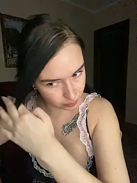 Snapshot of Roxana_Bell chatting on April 8, 5:13 pm Roxana Bell online show from April 8, 5:13 pm