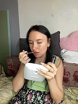 Snapshot of Roxana_Bell chatting on April 24, 11:34 am Roxana Bell online show from April 24, 11:34 am