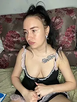 Snapshot of Roxana_Bell chatting on April 29, 6:25 pm Roxana Bell online show from April 29, 6:25 pm