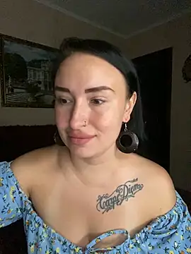 Roxana Bell online show from June 19, 8:01 pm