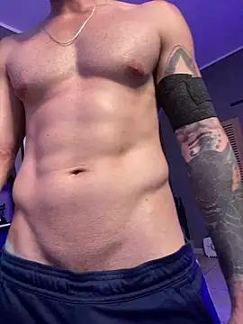 Snapshot of MachineDien chatting on January 18, 12:14 am MachineDien online show from January 18, 12:14 am