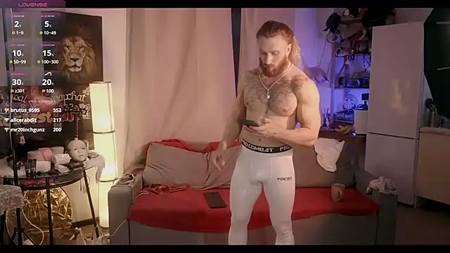 Snapshot of danielkraigforu chatting on January 25, 2:14 pm danielkraigforu online show from January 25, 2:14 pm