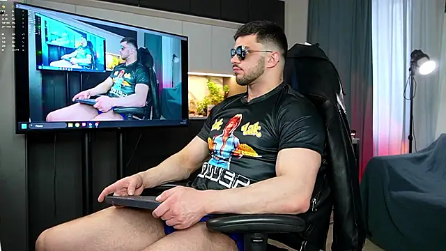 Snapshot of danielkraigforu chatting on March 9, 2:10 pm danielkraigforu online show from March 9, 2:10 pm