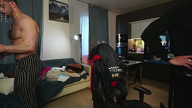 Snapshot of danielkraigforu chatting on March 20, 3:39 pm danielkraigforu online show from March 20, 3:39 pm