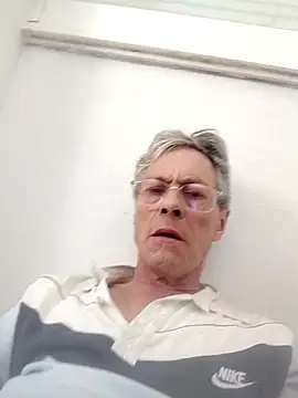 Snapshot of Dandya100@xh chatting on March 22, 10:29 am Dandya100xh online show from March 22, 10:29 am