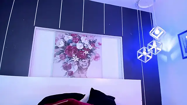 Snapshot of Alexxxholy chatting on December 23, 1:45 pm Alexxxholy online show from December 23, 1:45 pm