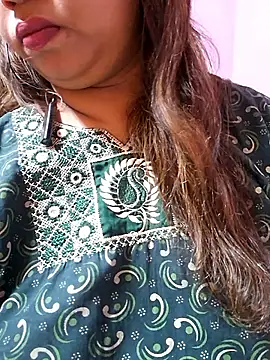 Snapshot of Ravina_patil1 chatting on September 19, 10:49 am Ravina patil1 online show from September 19, 10:49 am