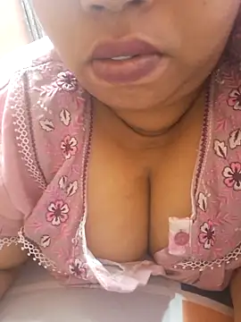 Snapshot of Ravina_patil1 chatting on October 29, 10:11 pm Ravina patil1 online show from October 29, 10:11 pm