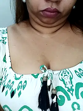 Snapshot of Ravina_patil1 chatting on November 18, 12:53 pm Ravina patil1 online show from November 18, 12:53 pm