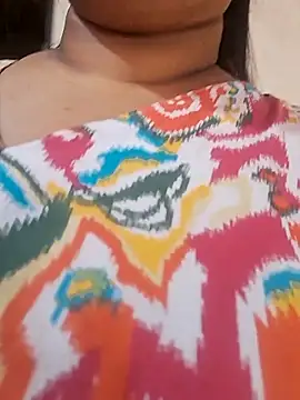 Snapshot of Ravina_patil1 chatting on May 6, 5:35 am Ravina patil1 online show from May 6, 5:35 am