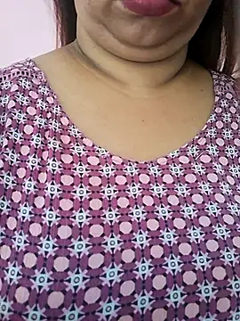 Snapshot of Ravina_patil1 chatting on May 10, 5:34 am Ravina patil1 online show from May 10, 5:34 am