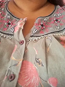 Snapshot of Ravina_patil1 chatting on May 16, 5:15 am Ravina patil1 online show from May 16, 5:15 am