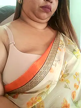 Snapshot of Ravina_patil1 chatting on June 27, 12:22 pm Ravina patil1 online show from June 27, 12:22 pm