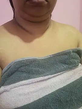 Snapshot of Ravina_patil1 chatting on June 28, 4:07 am Ravina patil1 online show from June 28, 4:07 am