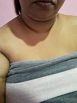 Snapshot of Ravina_patil1 chatting on July 2, 7:47 am Ravina patil1 online show from July 2, 7:47 am