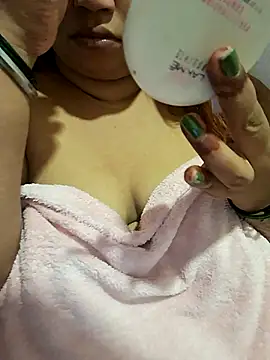 Snapshot of Ravina_patil1 chatting on July 6, 5:37 am Ravina patil1 online show from July 6, 5:37 am