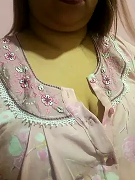 Snapshot of Ravina_patil1 chatting on July 6, 3:14 pm Ravina patil1 online show from July 6, 3:14 pm