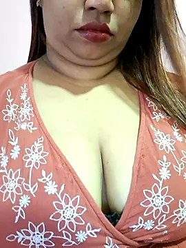 Snapshot of Ravina_patil1 chatting on July 7, 6:47 am Ravina patil1 online show from July 7, 6:47 am