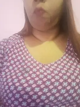 Snapshot of Ravina_patil1 chatting on July 8, 12:20 pm Ravina patil1 online show from July 8, 12:20 pm