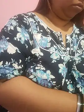 Snapshot of Ravina_patil1 chatting on July 9, 6:39 am Ravina patil1 online show from July 9, 6:39 am