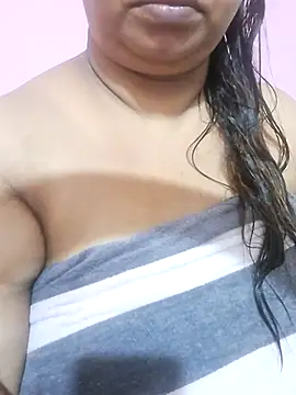Snapshot of Ravina_patil1 chatting on July 18, 3:54 am Ravina patil1 online show from July 18, 3:54 am