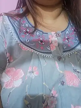 Snapshot of Ravina_patil1 chatting on July 25, 5:38 am Ravina patil1 online show from July 25, 5:38 am