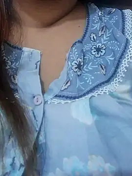 Snapshot of Ravina_patil1 chatting on July 26, 5:37 am Ravina patil1 online show from July 26, 5:37 am