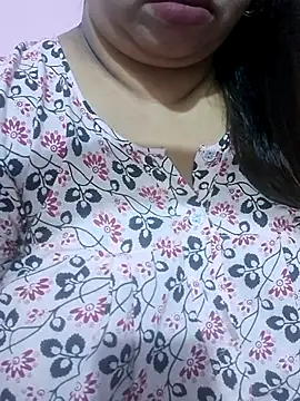 Snapshot of Ravina_patil1 chatting on July 27, 5:36 am Ravina patil1 online show from July 27, 5:36 am