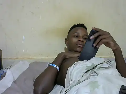 Snapshot of swthairydic chatting on October 28, 1:03 pm swthairydic online show from October 28, 1:03 pm