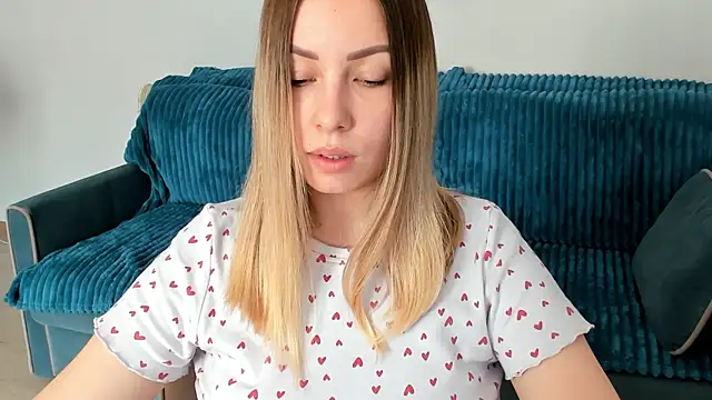 Mia shy1 online show from February 7, 7:40 am