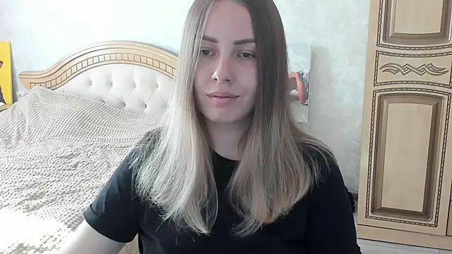 Mia shy1 online show from October 6, 6:55 am