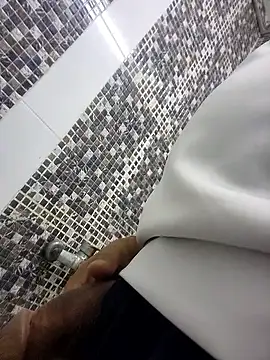 Snapshot of daddylove87 chatting on January 12, 10:26 pm daddylove87 online show from January 12, 10:26 pm