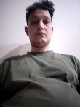 Snapshot of daddylove87 chatting on April 4, 1:04 am daddylove87 online show from April 4, 1:04 am