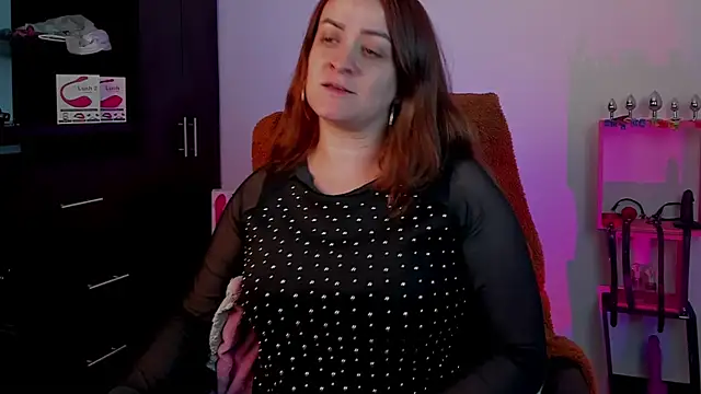 Snapshot of sara_goodgirl13 chatting on January 4, 10:02 pm sara goodgirl13 online show from January 4, 10:02 pm