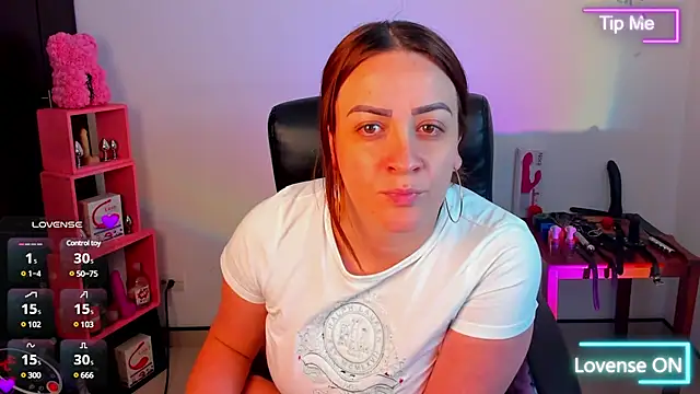 Snapshot of sara_goodgirl13 chatting on February 21, 10:26 pm sara goodgirl13 online show from February 21, 10:26 pm