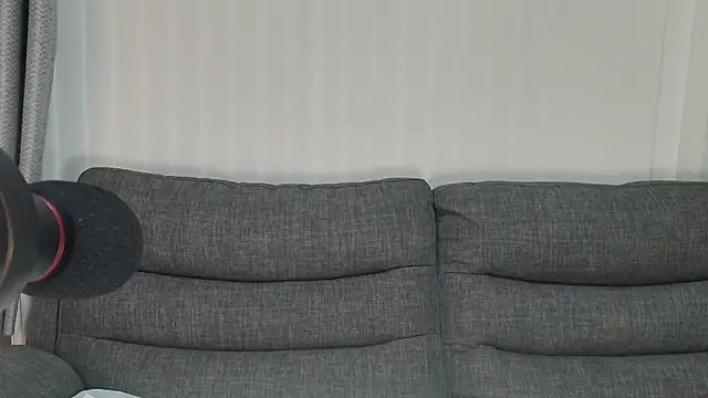 Snapshot of SquirtingIrishShannon chatting on December 9, 9:37 pm SquirtingIrishShannon online show from December 9, 9:37 pm