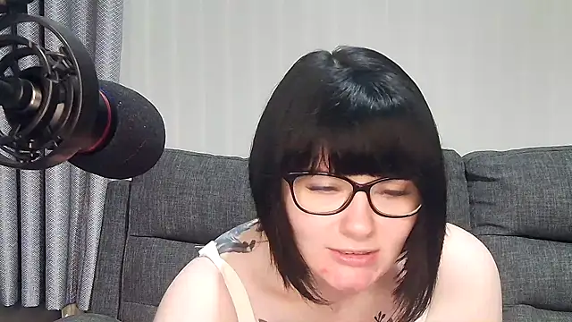 Snapshot of SquirtingIrishShannon chatting on February 6, 6:13 pm SquirtingIrishShannon online show from February 6, 6:13 pm