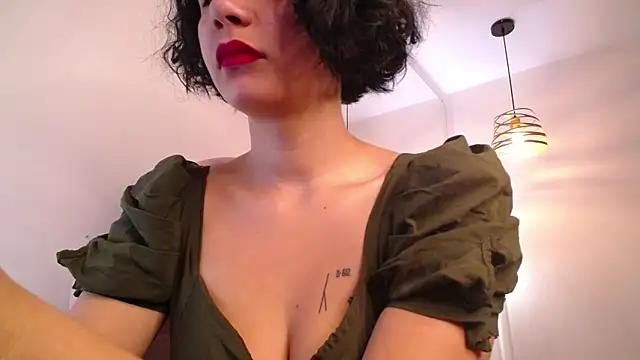 Snapshot of Moony_14 chatting on February 28, 12:21 am Moony 14 online show from February 28, 12:21 am